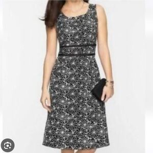 Talbots Sleeveless Fit & Flare Knee Length Dress Black White Floral Embroidery 8